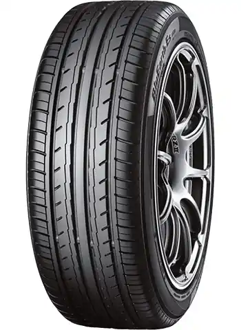 YOKOHAMA 215/55 VR17 TL 94V YOKO BLUEARTH ES32 Super Prezzo